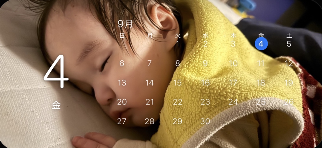 夜の写真を設定したカレンダーウィジェット
